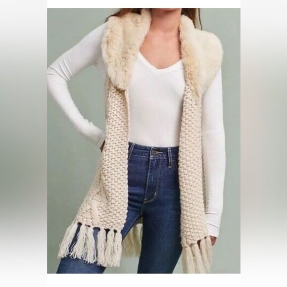 Anthropologie Lily’s Closet Ivory Sweater Vest With Faux Fur Collar Size S - Picture 1 of 15